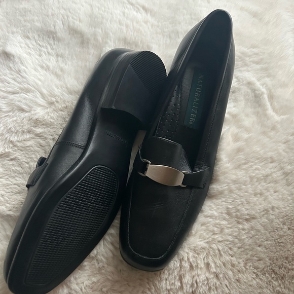 Naturalizer - Picture 2 of 3